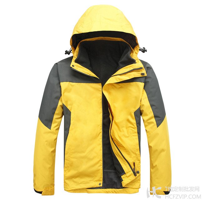黄色款防风防水透气冲锋衣